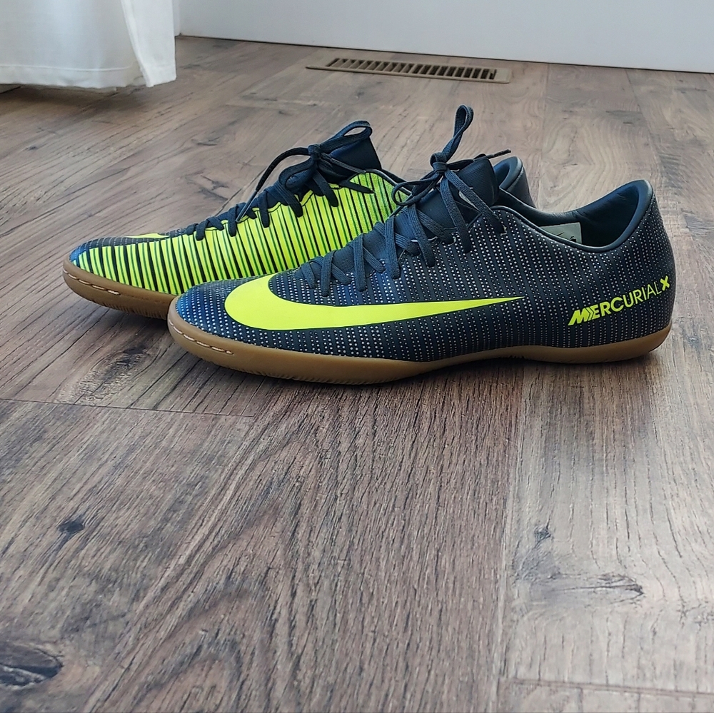 Nike MercurialX Victory VI CR7 IC Men's Indoor, US 8, Seaweed/Volt, 852526-376